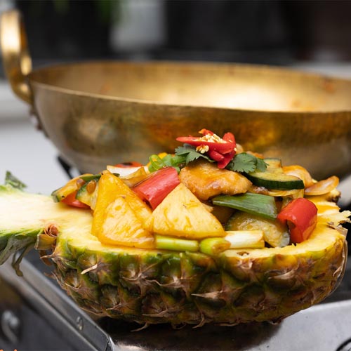Süß-Sauer mit Gurke und Ananas